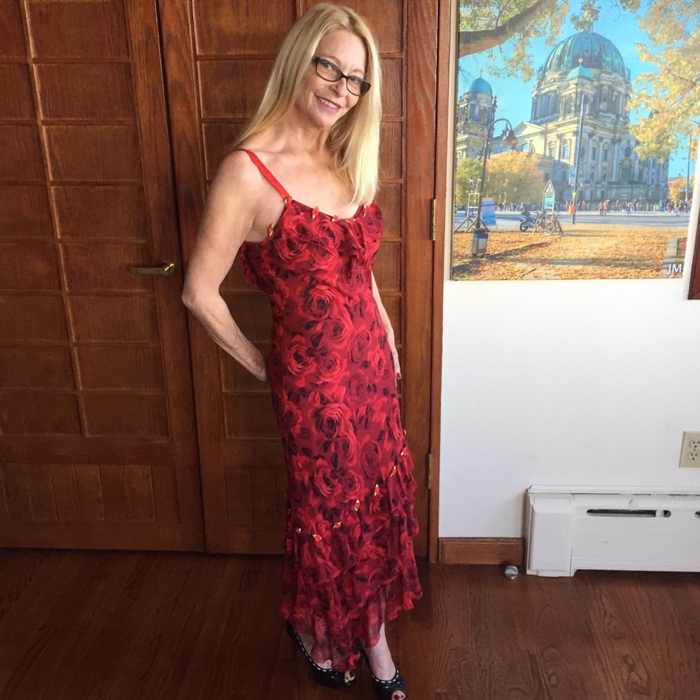 Cocktail Dress, Roses  Roses! Great for Valentine